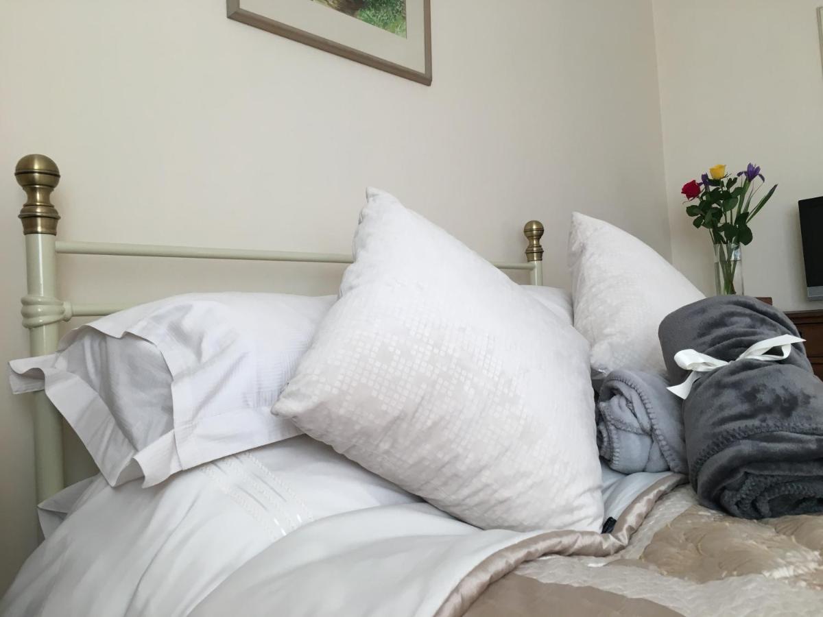 5 Charlton Mill Way B&B Chichester Zimmer foto