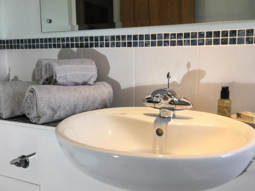 5 Charlton Mill Way B&B Chichester Zimmer foto