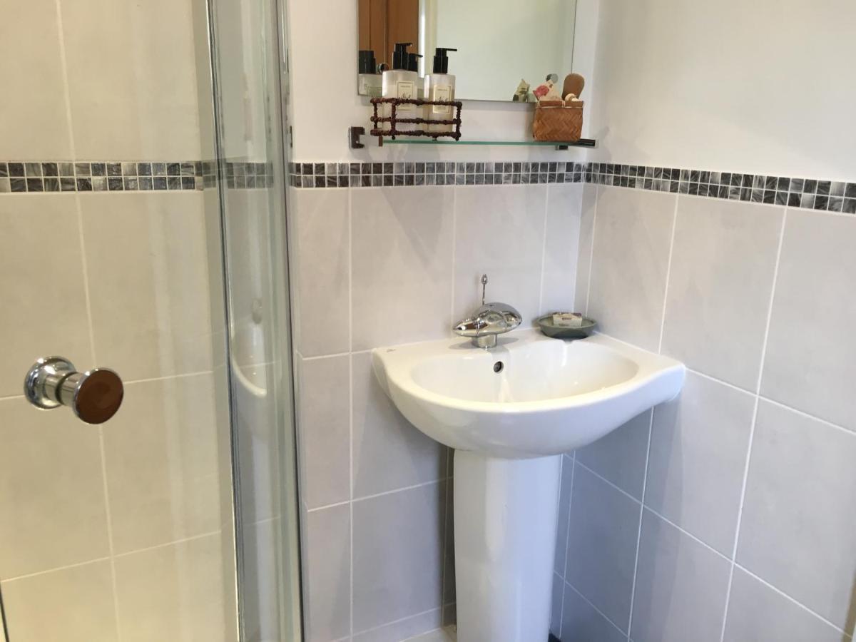 5 Charlton Mill Way B&B Chichester Zimmer foto
