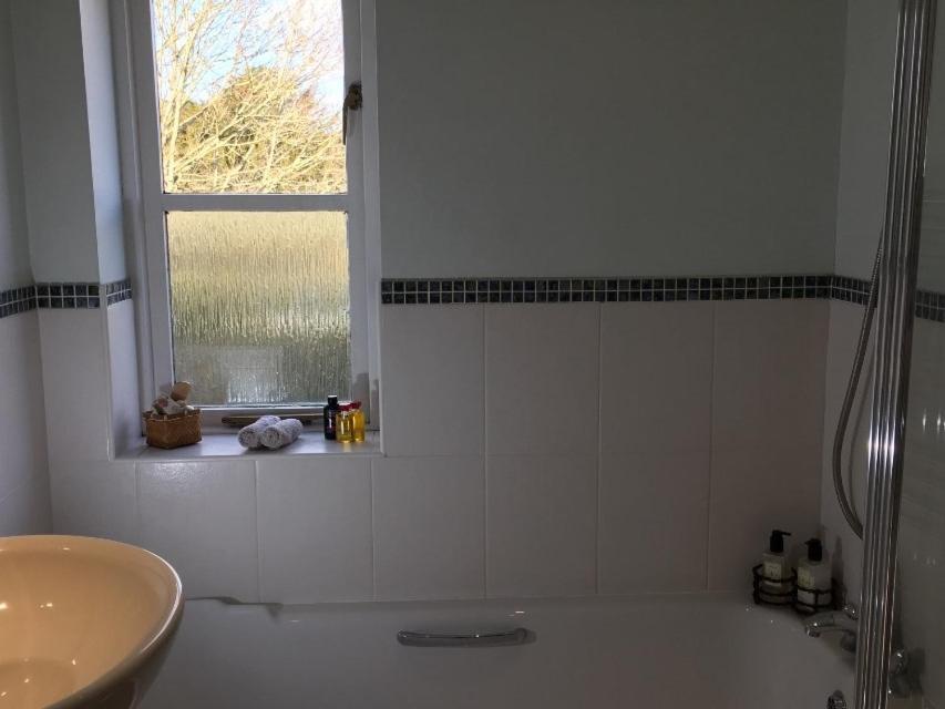 5 Charlton Mill Way B&B Chichester Zimmer foto